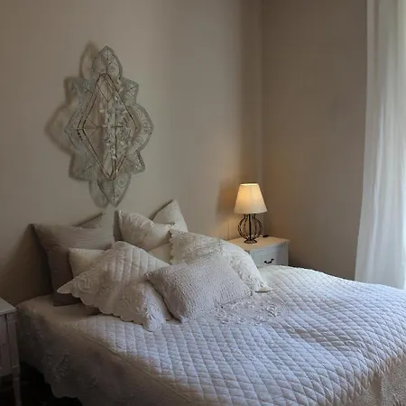 Les Romarins B&b, 10 Min D'uzes, Piscine Et Grand Jardin, Table D'hote *