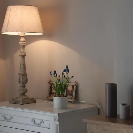 Les Romarins B&b, 10 Min D'uzes, Piscine Et Grand Jardin, Table D'hote Bed & Breakfast